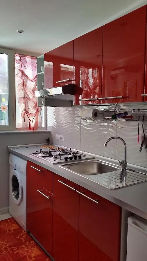 Magic Napoli Red Apartment