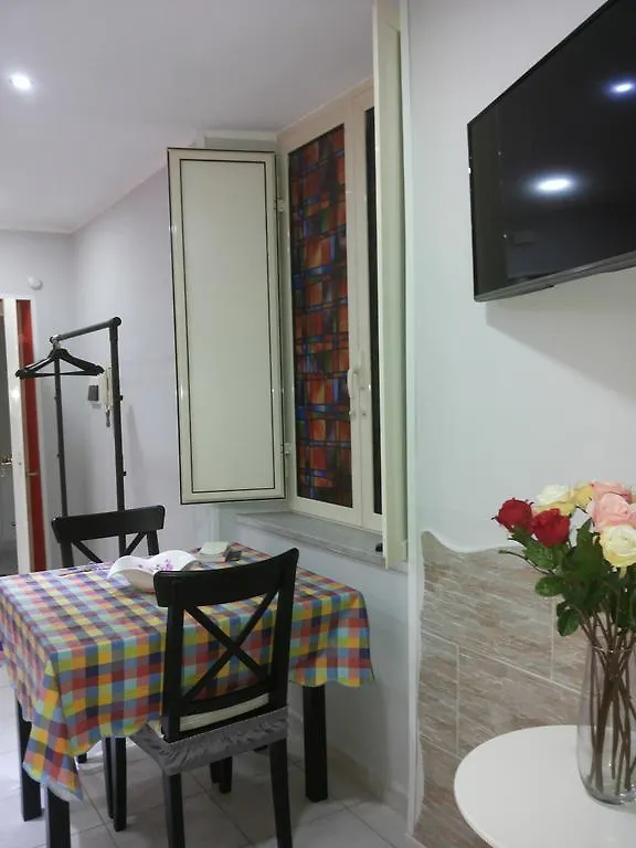 Magic Napoli Red Apartment